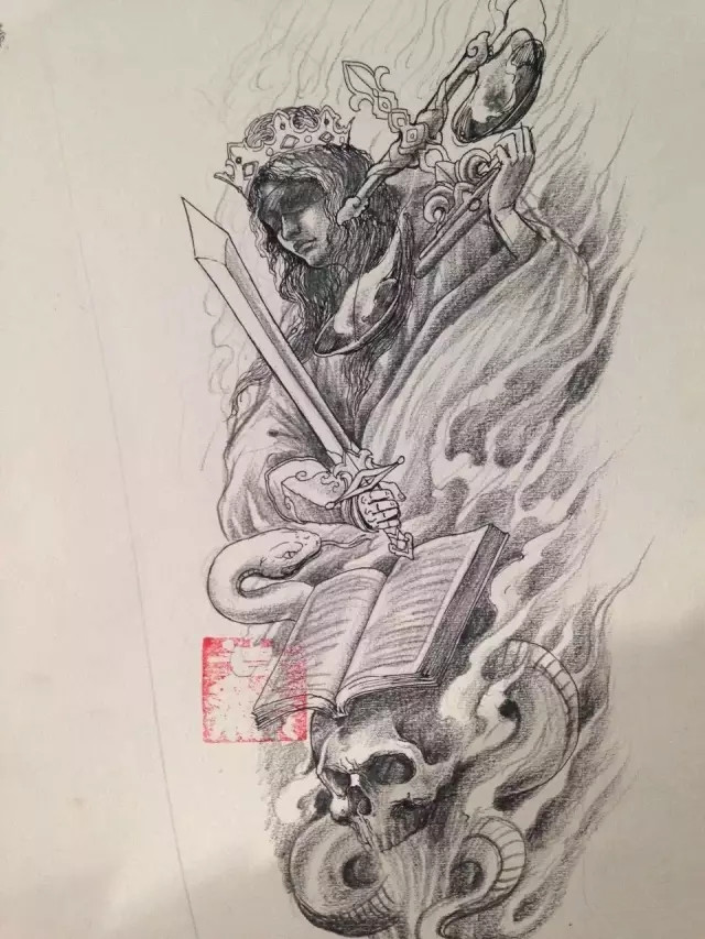 是一个很牛x的纹身师给我设计的代表正义,代表法律的正义女神